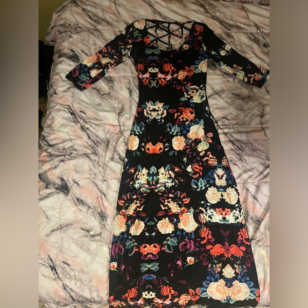 Long flower dress with open back